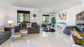 Relax By The Pool In Style, Banksia Beach